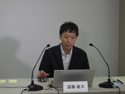 写真3　オンライン講演する遠藤主任研究員